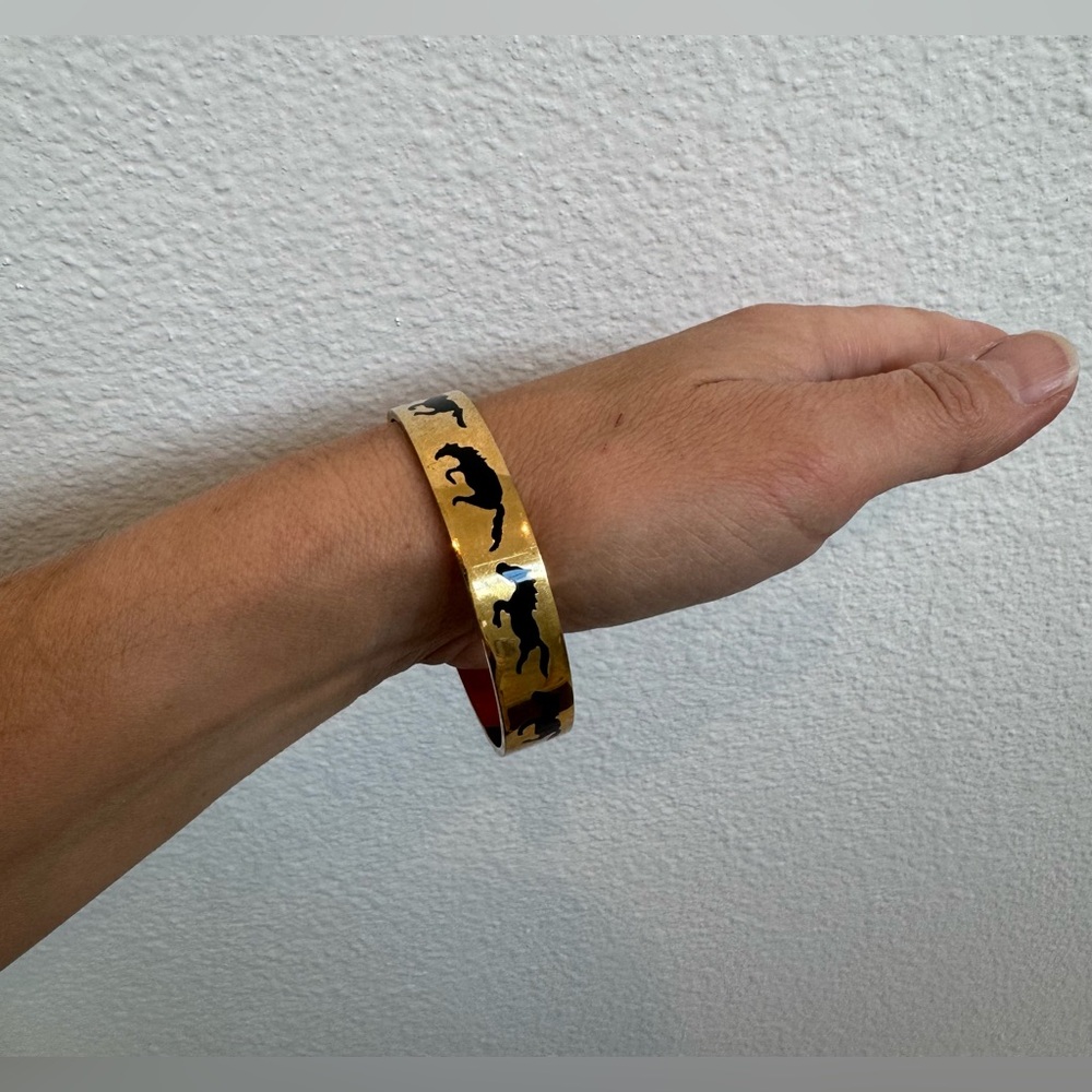 C. Wonder Galloping Horses Bangle - Picture 4 of 8